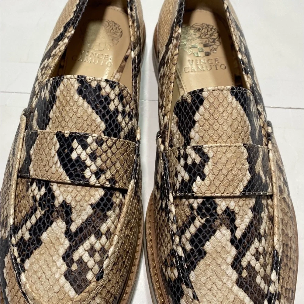 Vince Camuto Leather Tan&Black Snake Print Woman’s Slip  On Loafers 9.5 - Picture 2 of 12